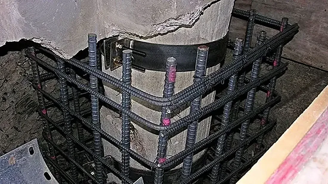 Structural column repair with a new reinforcement cage